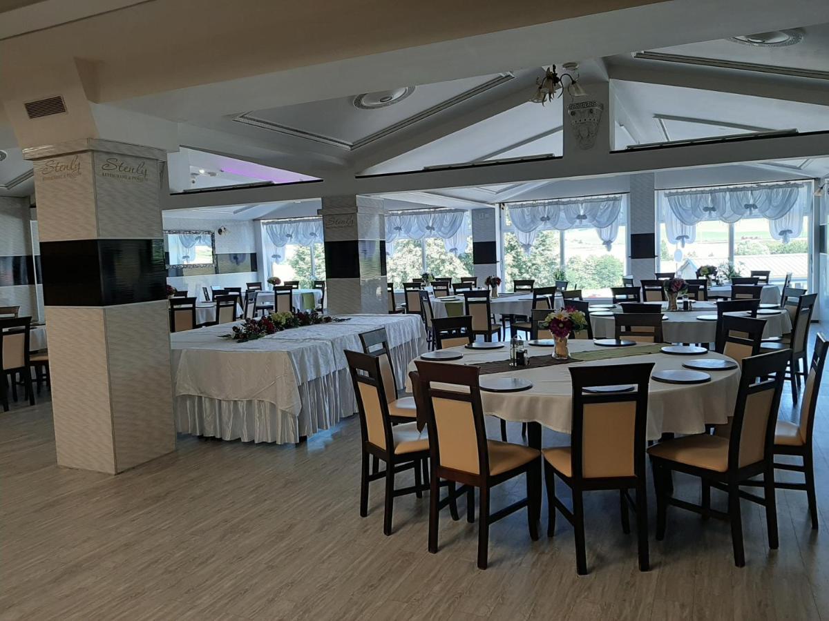 Restaurant And Pension Stenly Spissky Stvrtok 외부 사진